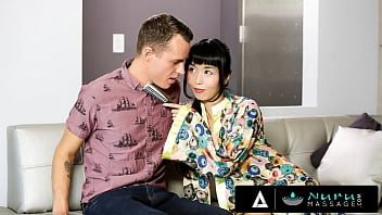 Combina o chineza sexy sa ii suga pula si sa faca sex cu ea interesant