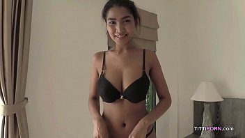 Isi mangaie tatele si isi doreste super sex aceasta femeie excitata